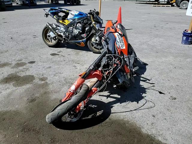 2024 Ktm 690 Smc R VIN: VBKLSV402RM762152 Lot: 52320274