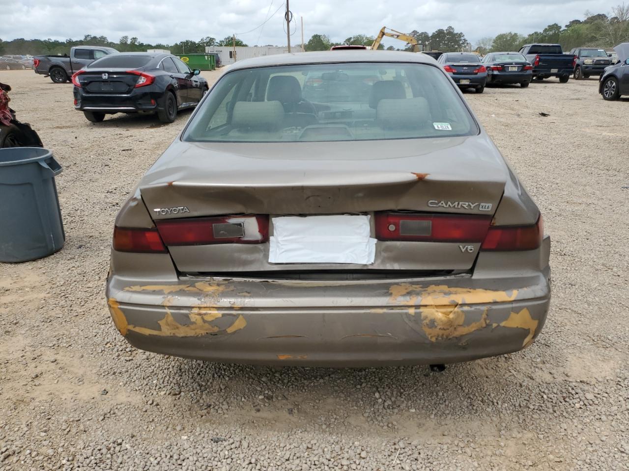 1999 Toyota Camry Le VIN: 4T1BF28K7XU086883 Lot: 80147134