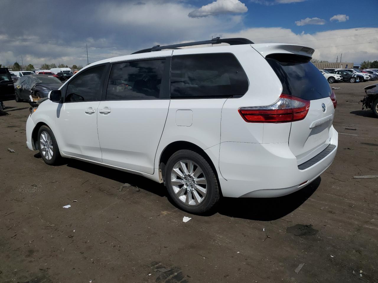 2015 Toyota Sienna - Image 2