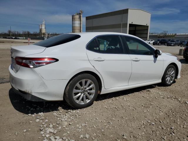  TOYOTA CAMRY 2018 Белый