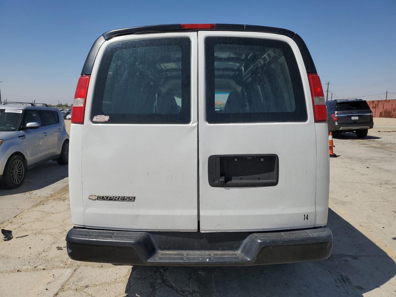 2018 Chevrolet Express G2500 VIN: 1GCWGAFP8J1321554 Lot: 52197174