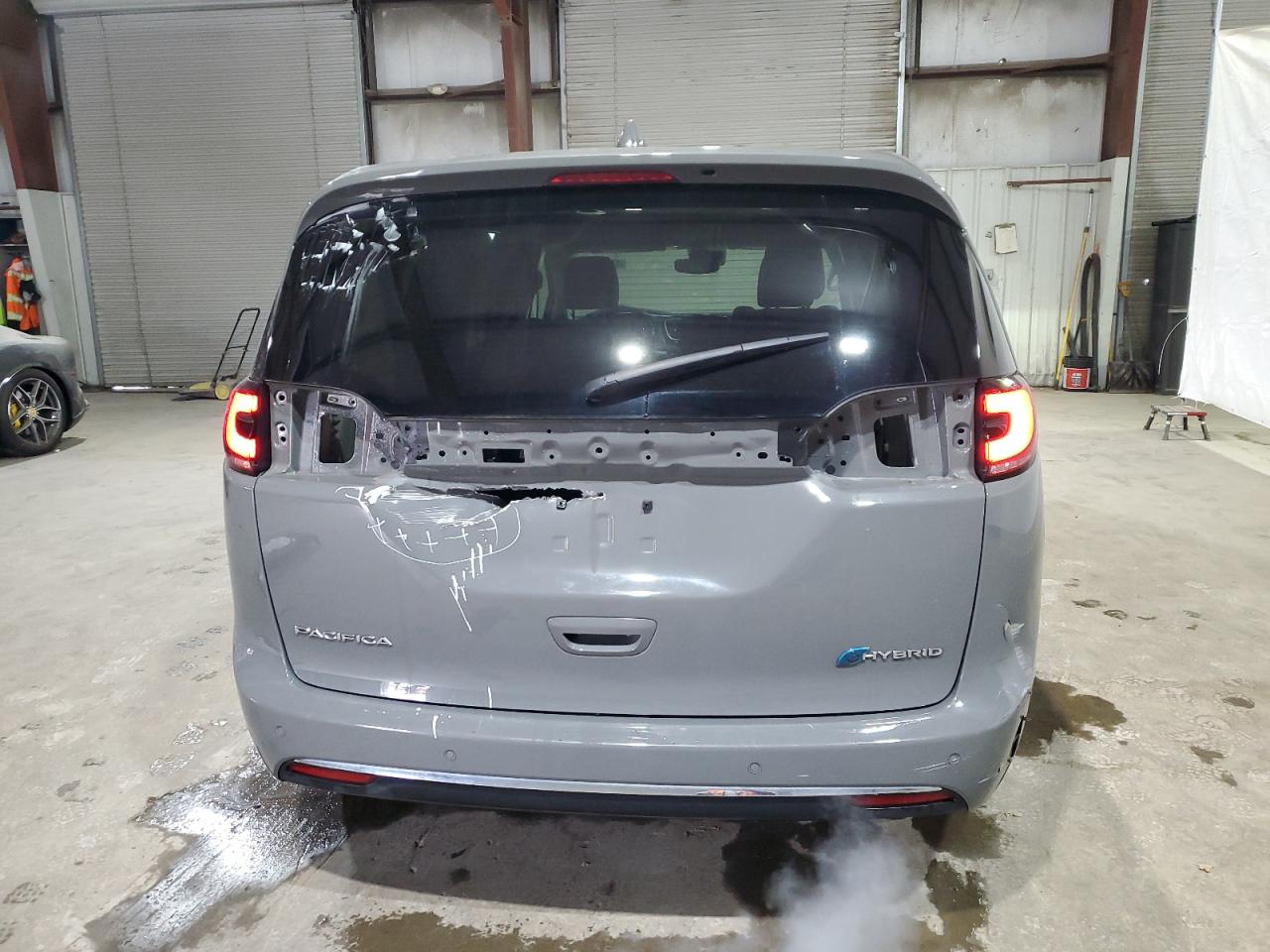 2022 Chrysler Pacifica Hybrid Touring L VIN: 2C4RC1L74NR124833 Lot: 49284234