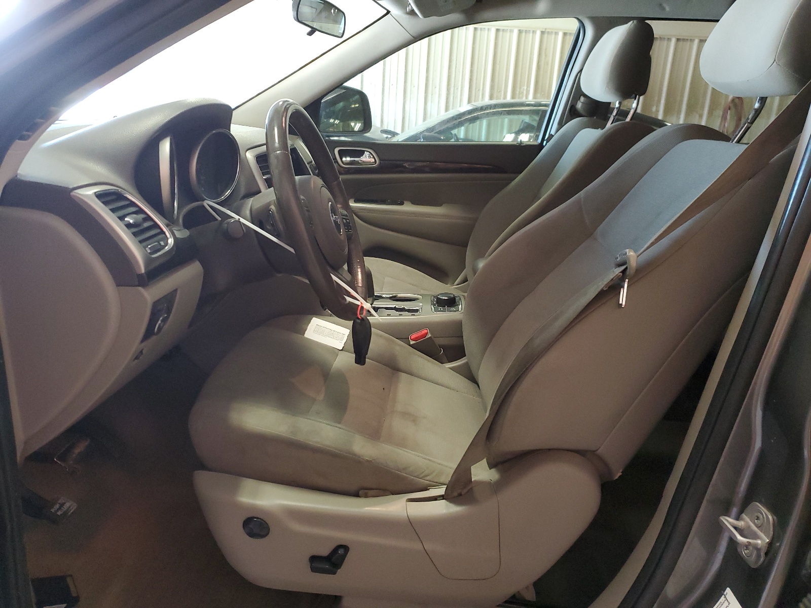 1C4RJFAG4CC135097 2012 Jeep Grand Cherokee Laredo