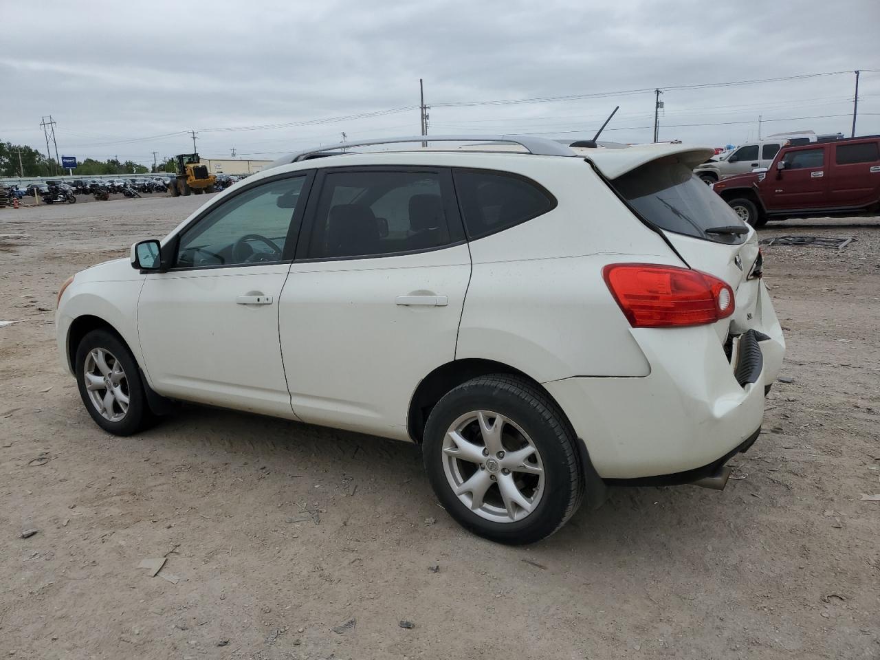2009 Nissan Rogue - Image 2