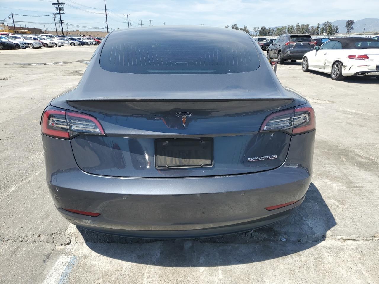 5YJ3E1EB1KF213977 2019 Tesla Model 3