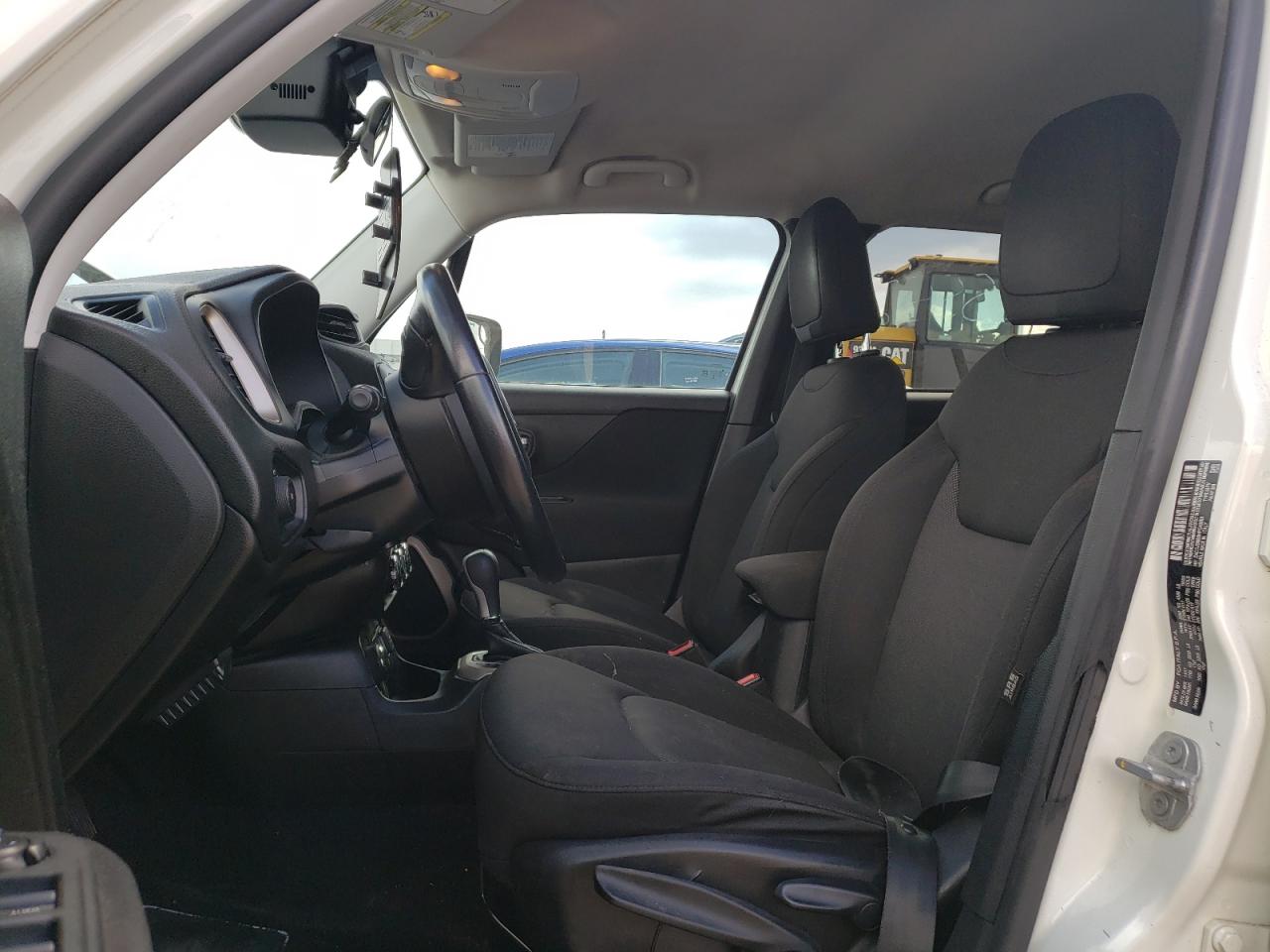 2017 Jeep Renegade - Image 7