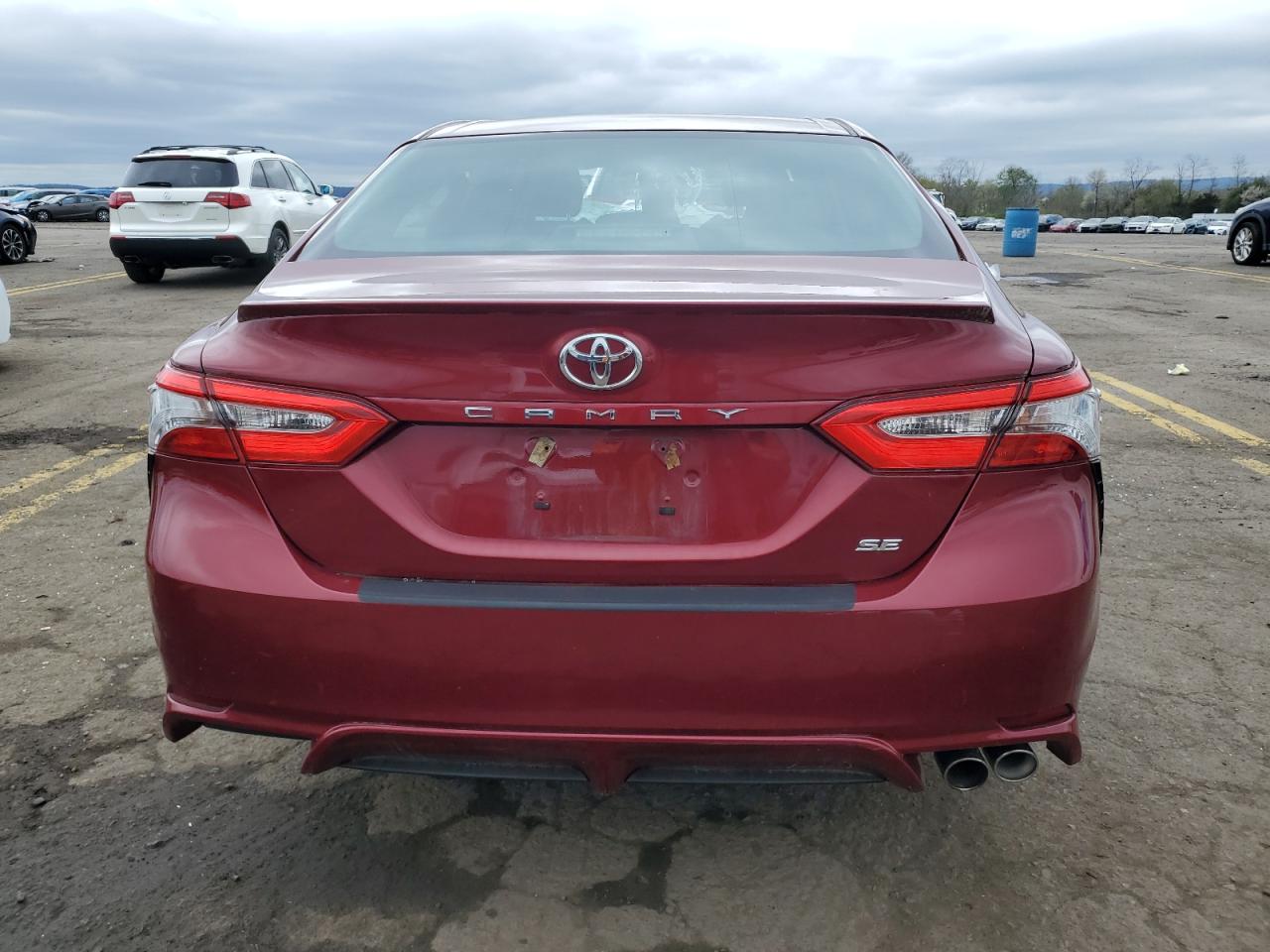 4T1B11HK1JU640502 2018 Toyota Camry L