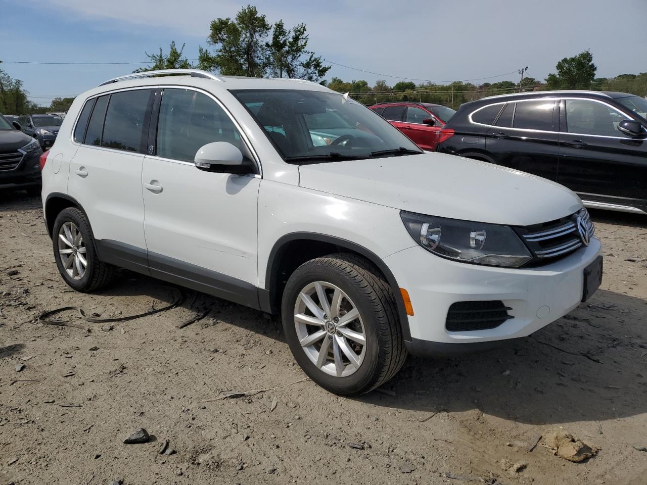 2017 Volkswagen Tiguan Wolfsburg VIN: WVGSV7AX6HW513191 Lot: 51649334