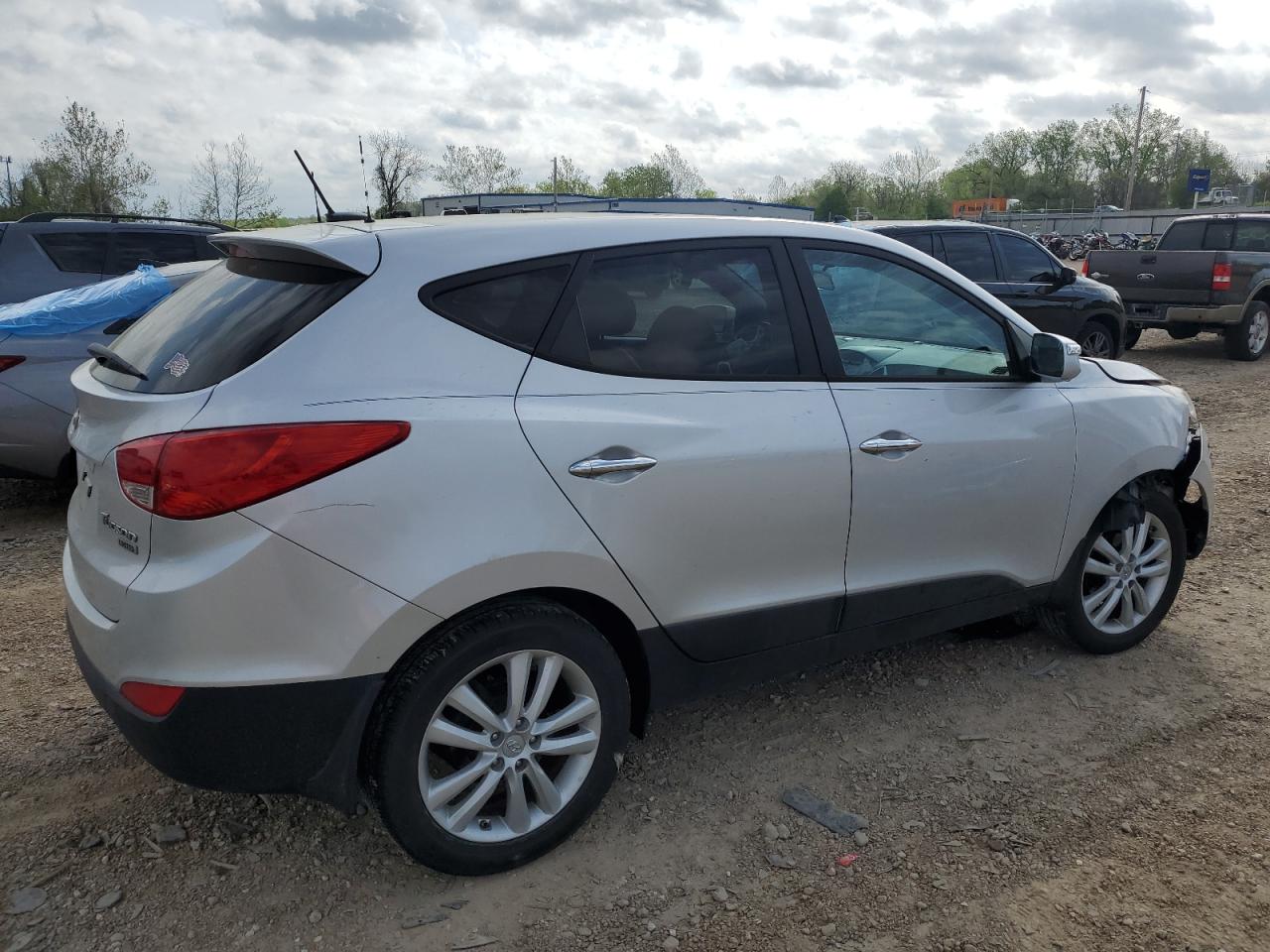 KM8JU3AC7AU092751 2010 Hyundai Tucson Gls