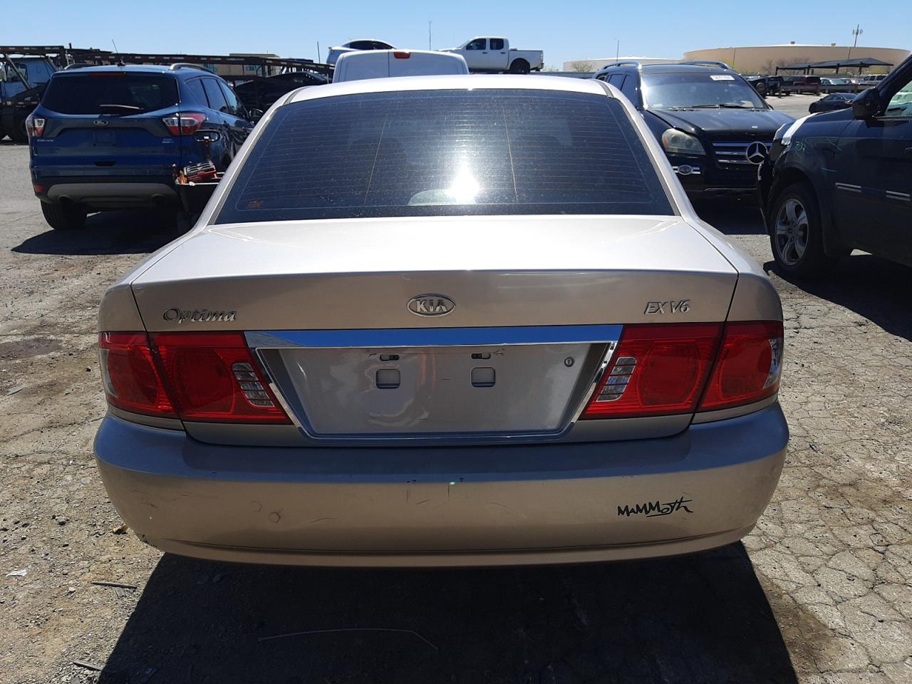 2005 Kia Optima Lx VIN: KNAGD128855434945 Lot: 49397724