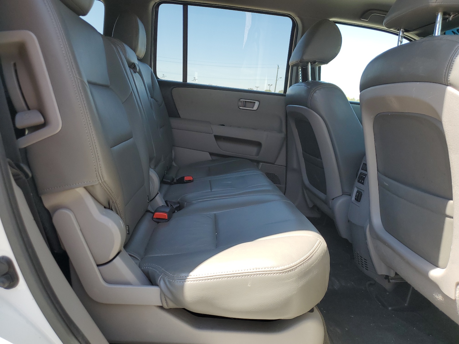 5FNYF4H2XFB050249 2015 Honda Pilot Lx