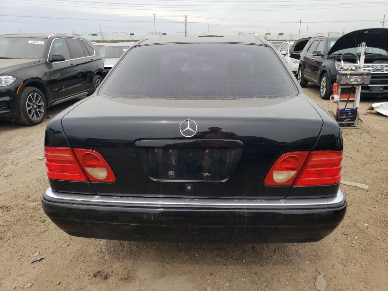 1998 Mercedes-Benz E 320 4Matic VIN: WDBJF82F8WX008767 Lot: 52691324