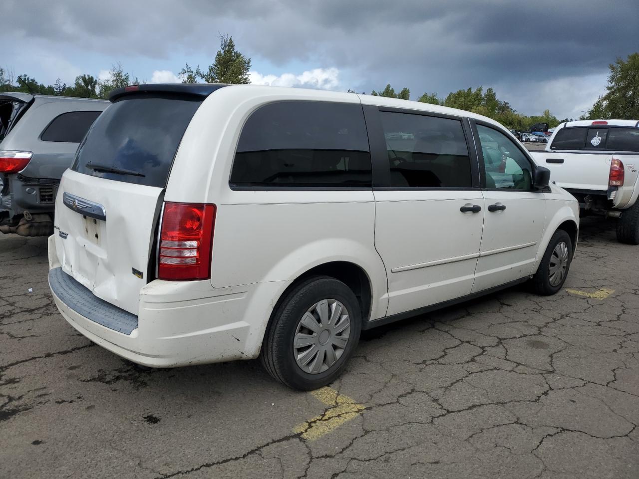 2008 Chrysler Town & Country Lx VIN: 2A8HR44H58R615556 Lot: 52775184
