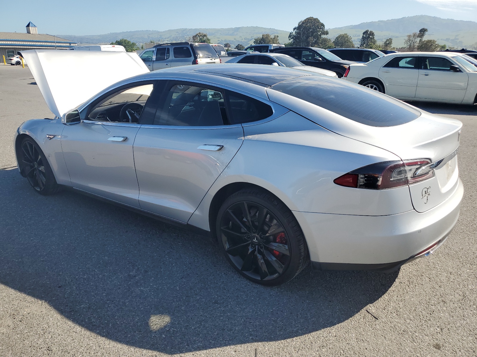 2014 Tesla Model S vin: 5YJSA1H14EFP31824