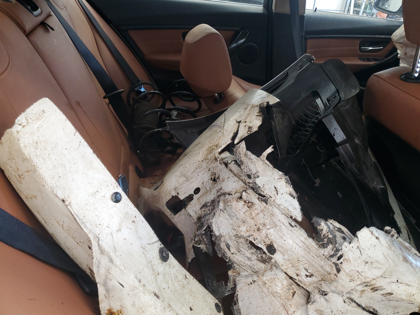 WBA3B9G57FNR93552 2015 BMW 335 Xi