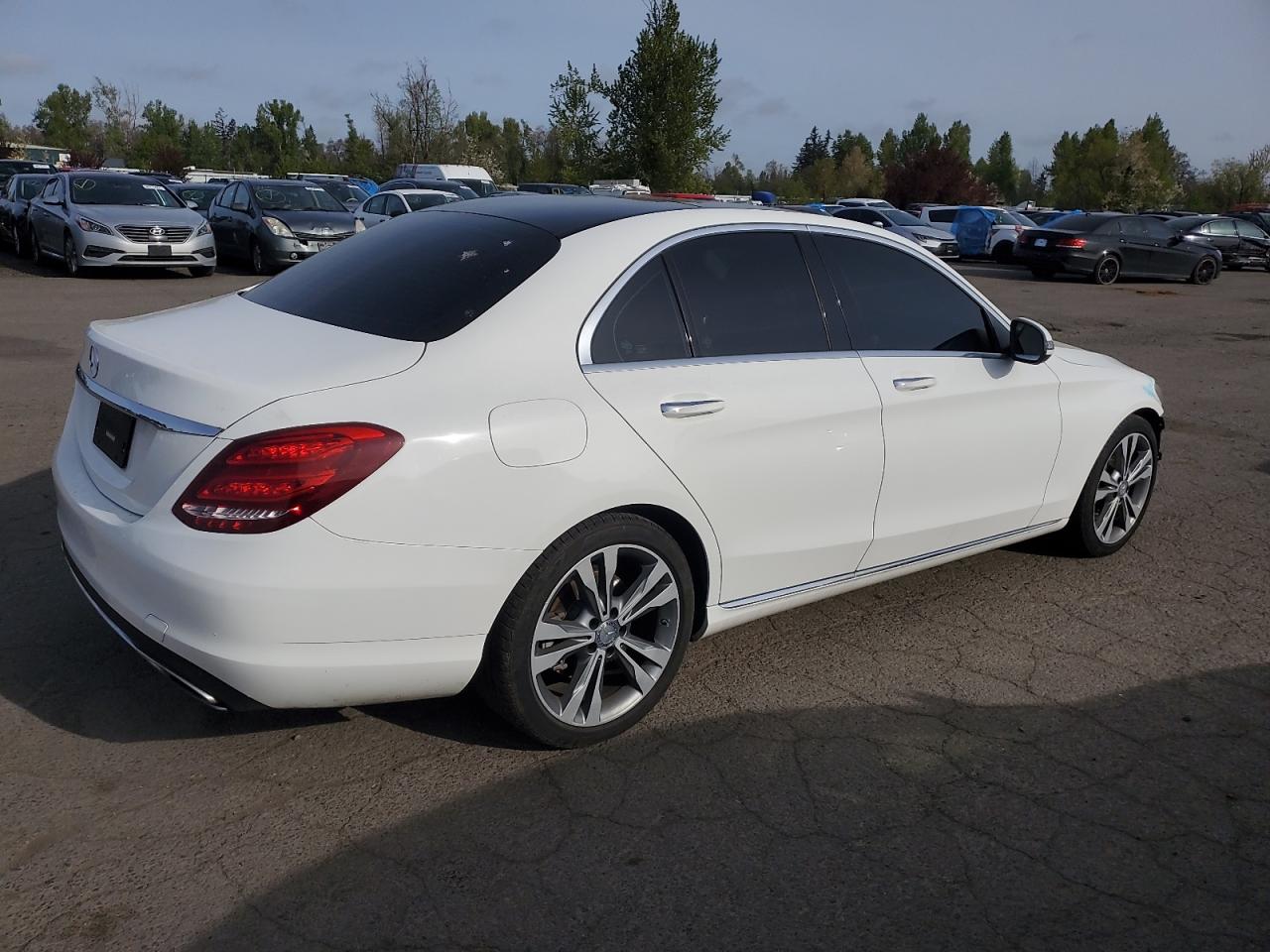 VIN 55SWF4JB9GU176278 2016 MERCEDES-BENZ C-CLASS no.3