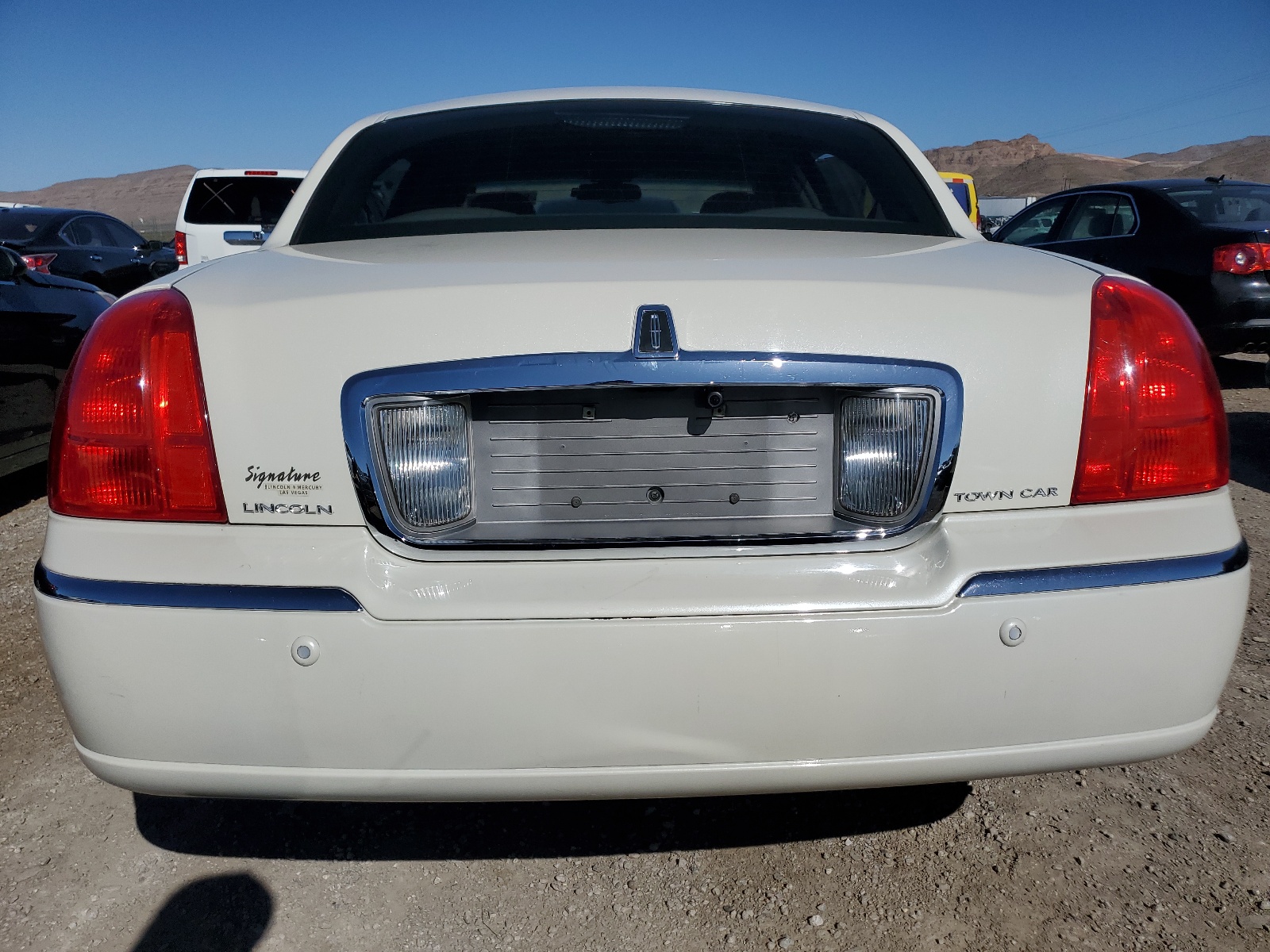 1LNHM83W93Y693027 2003 Lincoln Town Car Cartier