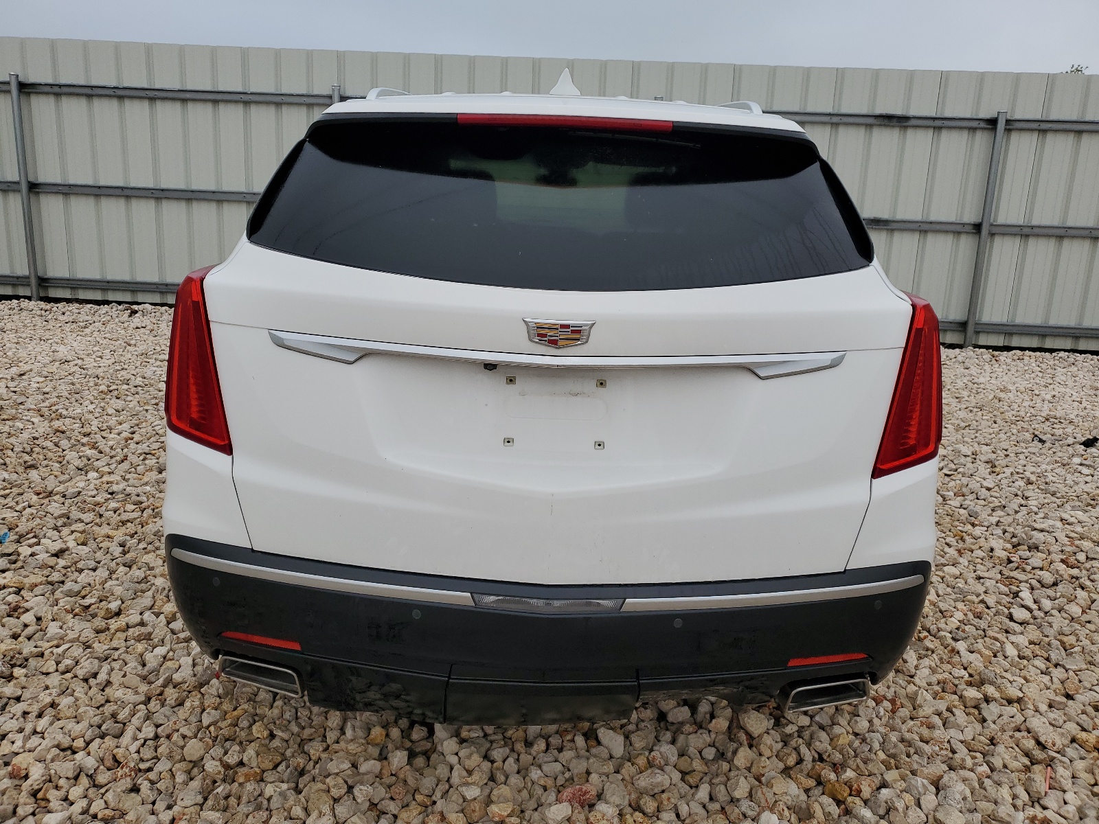 1GYKNBRS3HZ309621 2017 Cadillac Xt5 Luxury