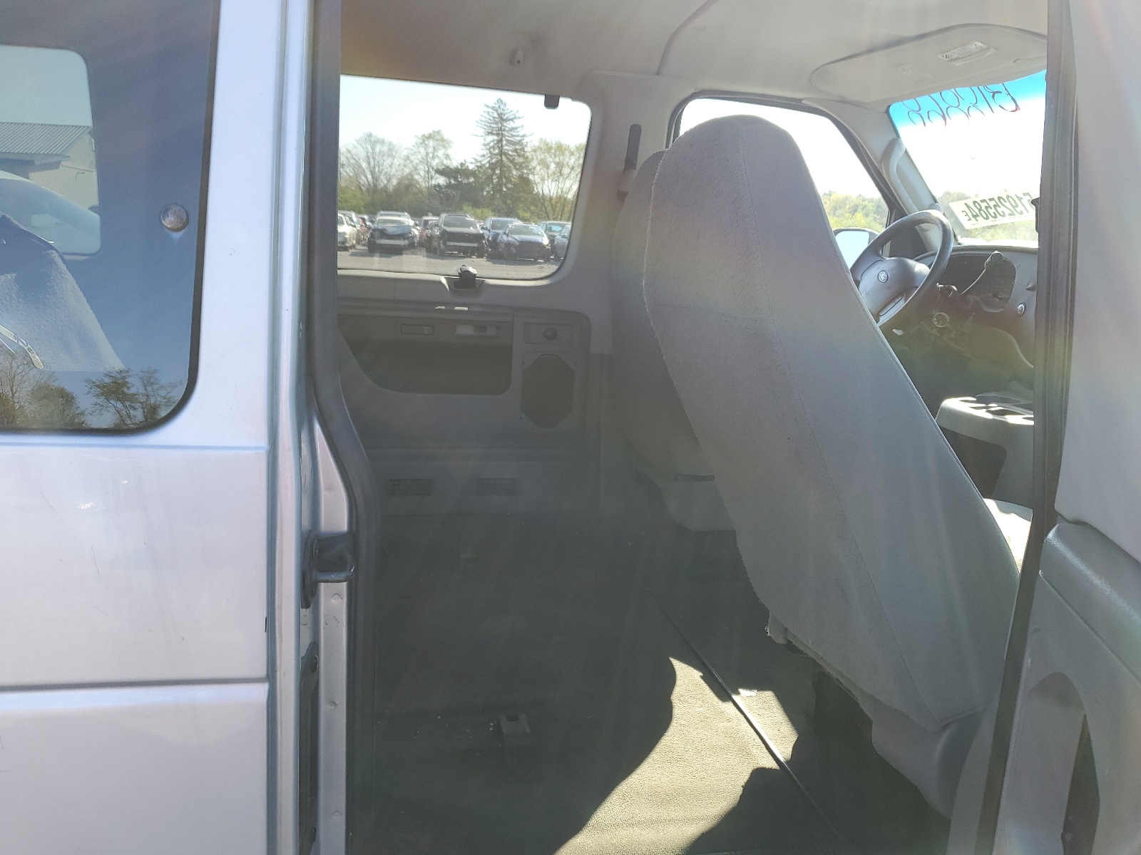 1FBNE31L95HB18868 2005 Ford Econoline E350 Super Duty Wagon