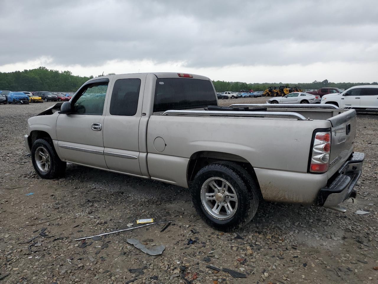 2005 GMC New Sierra C1500 VIN: 1GTEC19T75Z218598 Lot: 52724094