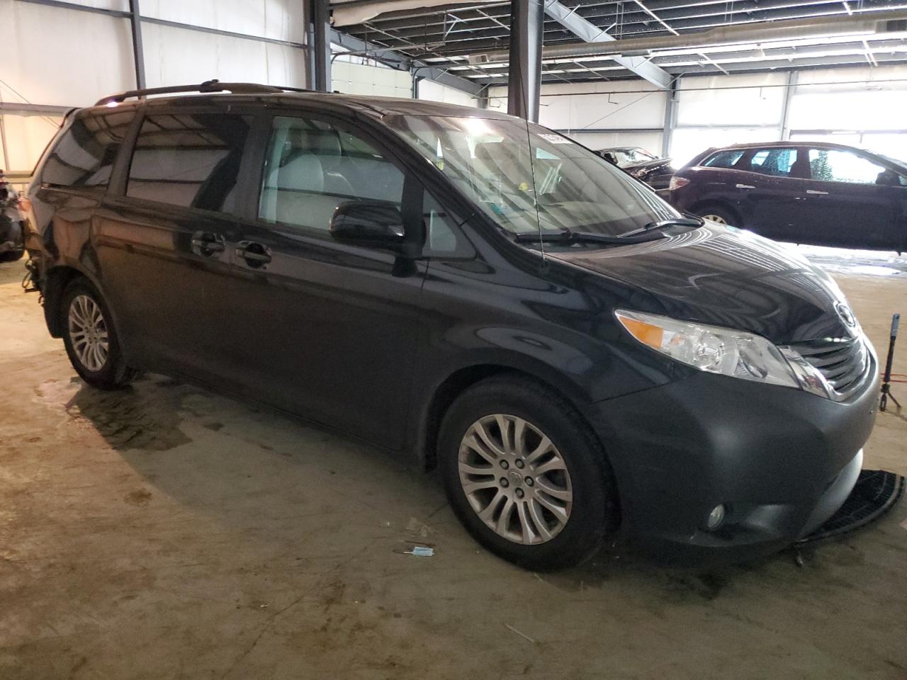 2013 Toyota Sienna Xle VIN: 5TDYK3DC6DS283333 Lot: 52215494