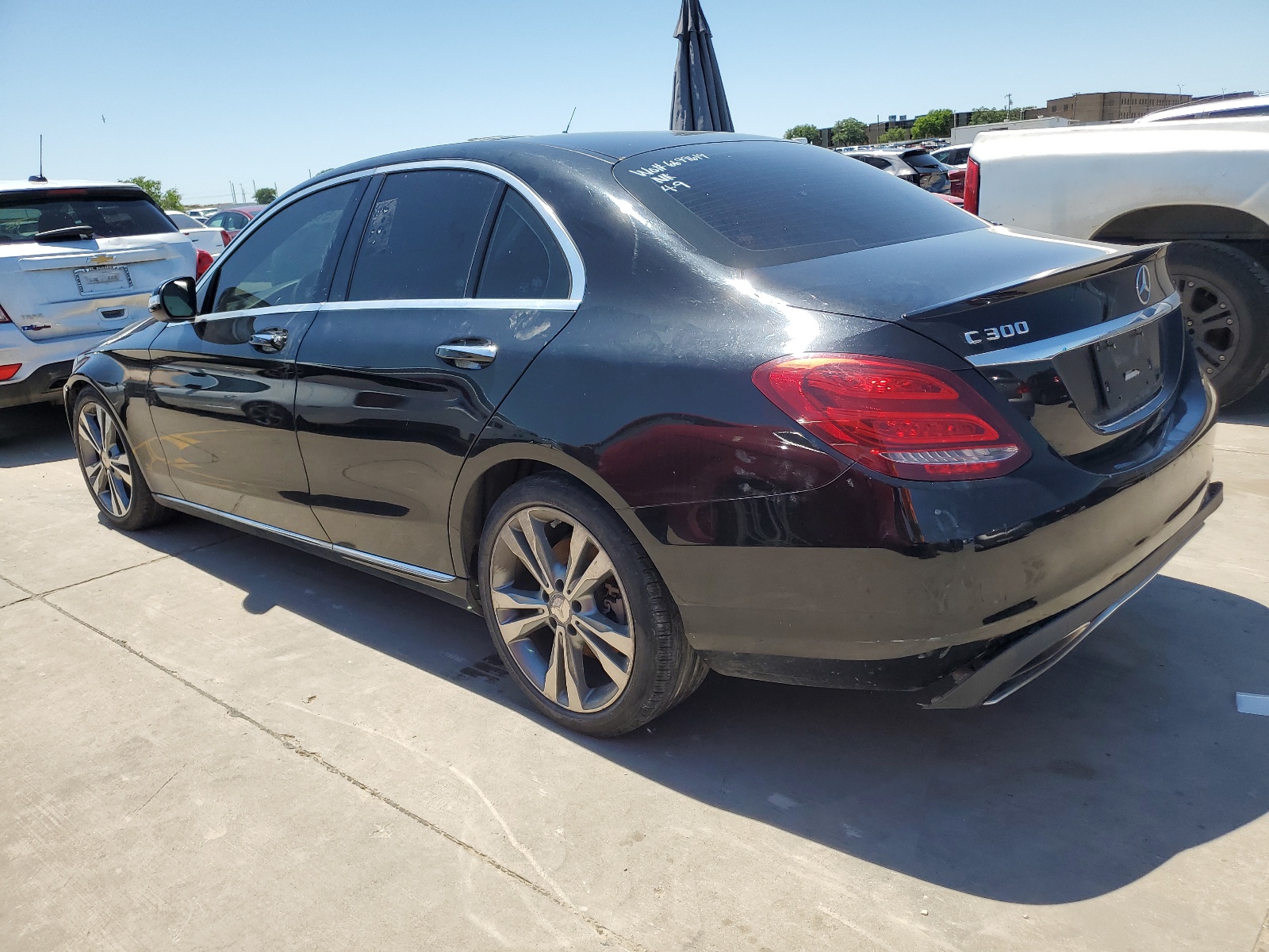 2015 Mercedes-Benz C 300 vin: 55SWF4JB3FU087627