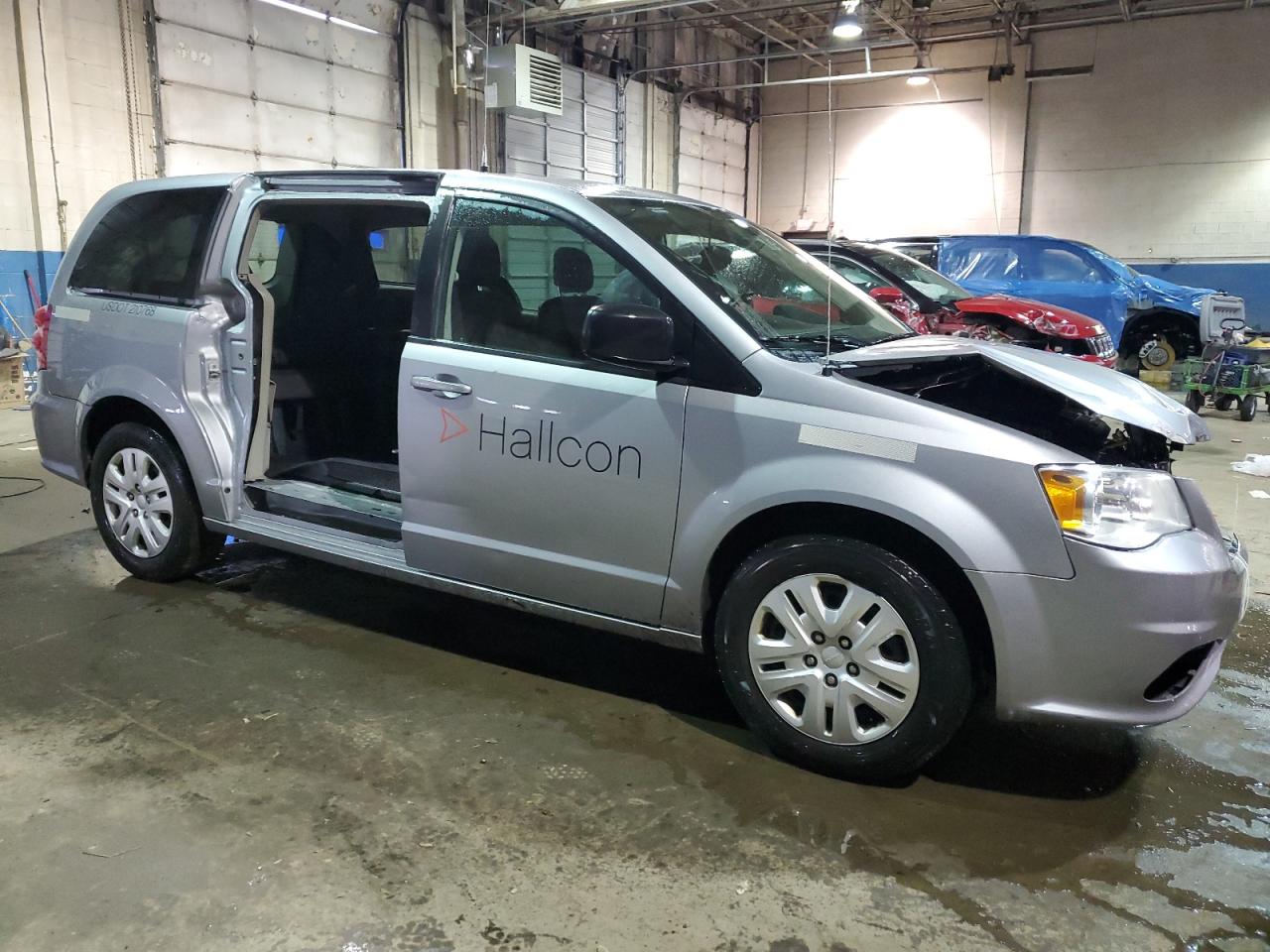 2018 Dodge Caravan - Image 4