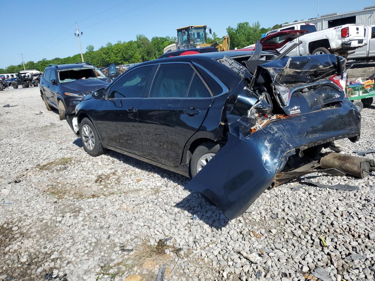 4T4BF1FK2FR513159 2015 TOYOTA CAMRY - Image 2