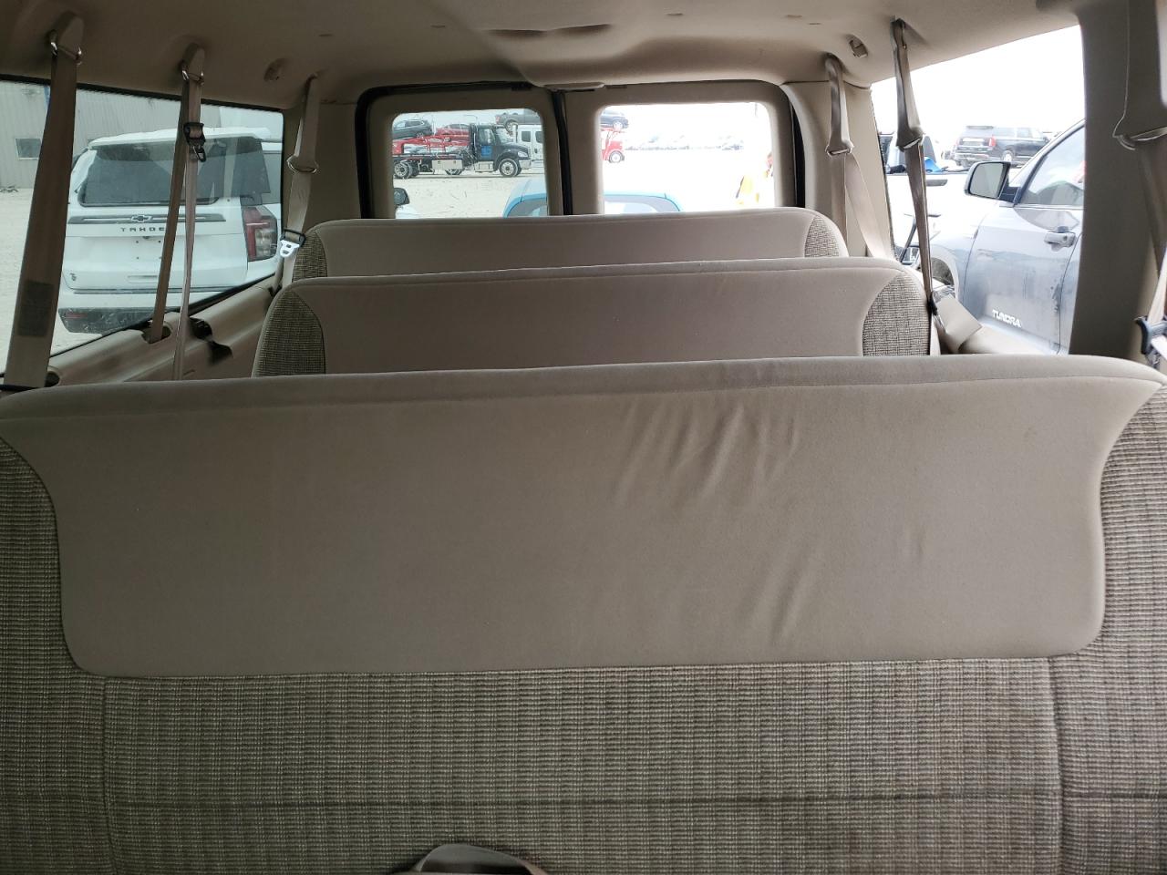 1999 Ford Econoline E350 Super Duty Wagon VIN: 1FBNE31S9XHB82919 Lot: 80476904