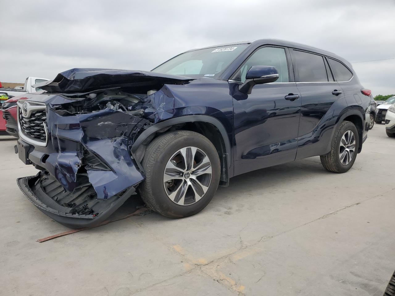 2022 Toyota Highlander Xle VIN: 5TDGZRBH2NS568945 Lot: 51628734