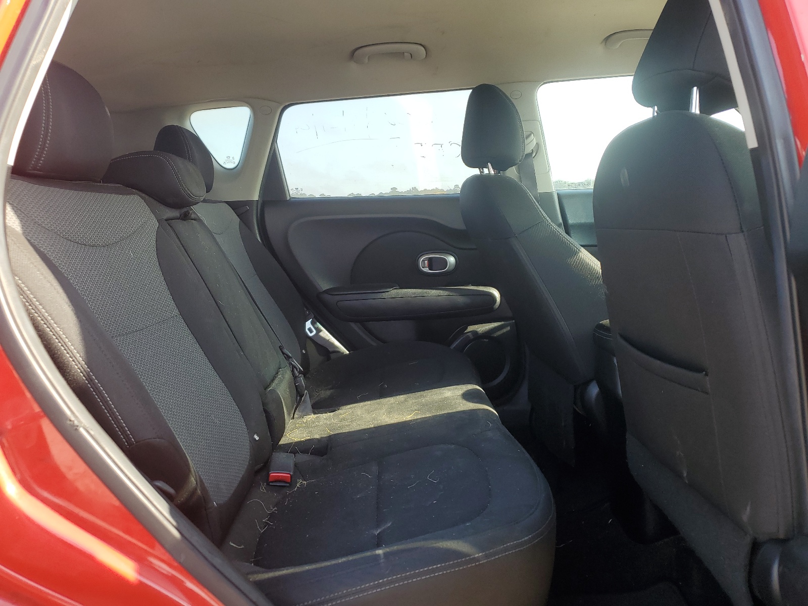 KNDJP3A5XJ7587845 2018 Kia Soul +