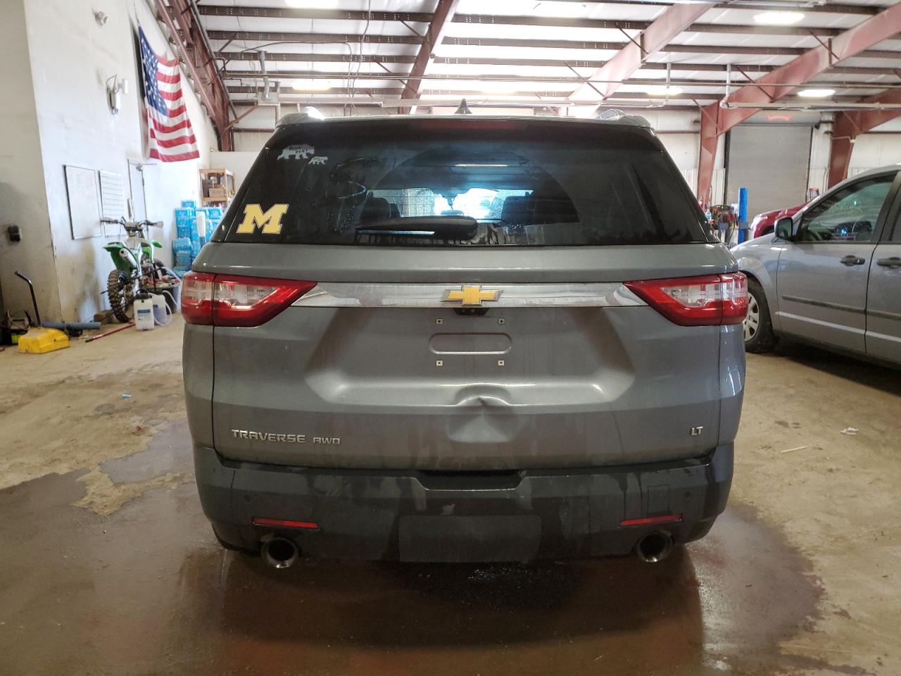 1GNEVHKW6JJ152360 2018 Chevrolet Traverse Lt