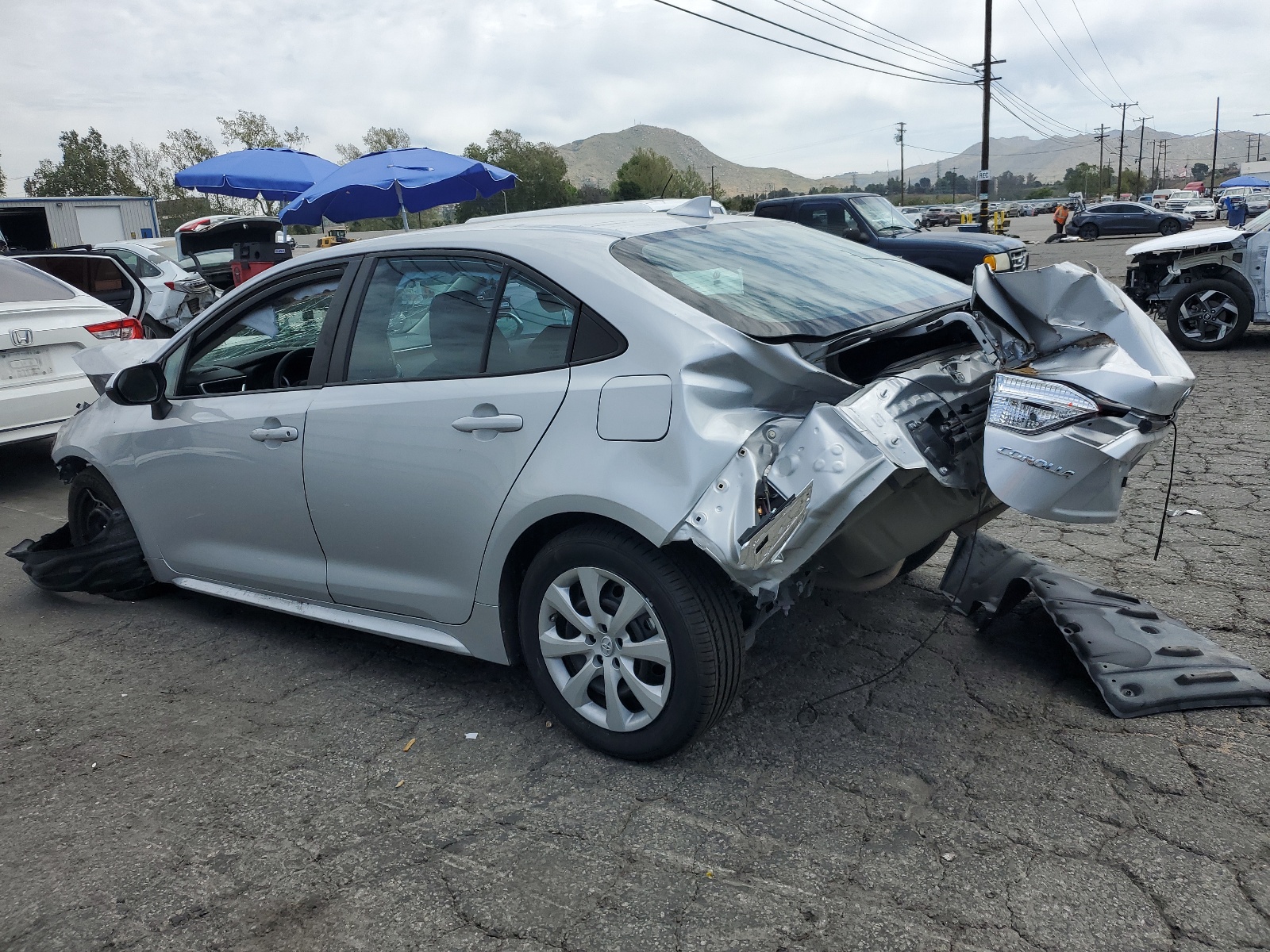 2022 Toyota Corolla Le vin: 5YFEPMAE3NP330277