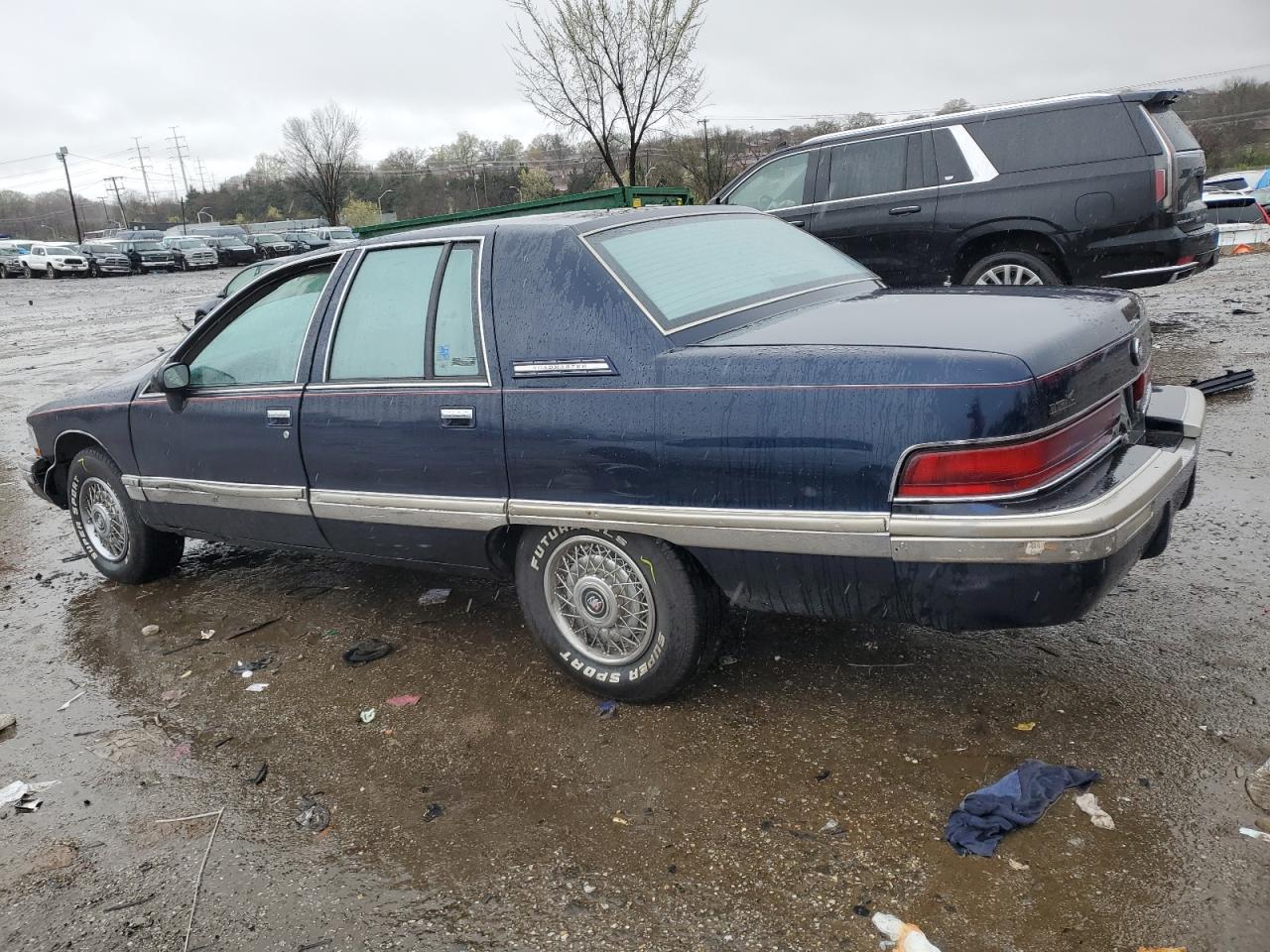 1992 Buick Roadmaster VIN: 1G4BN5373NR447727 Lot: 48311694