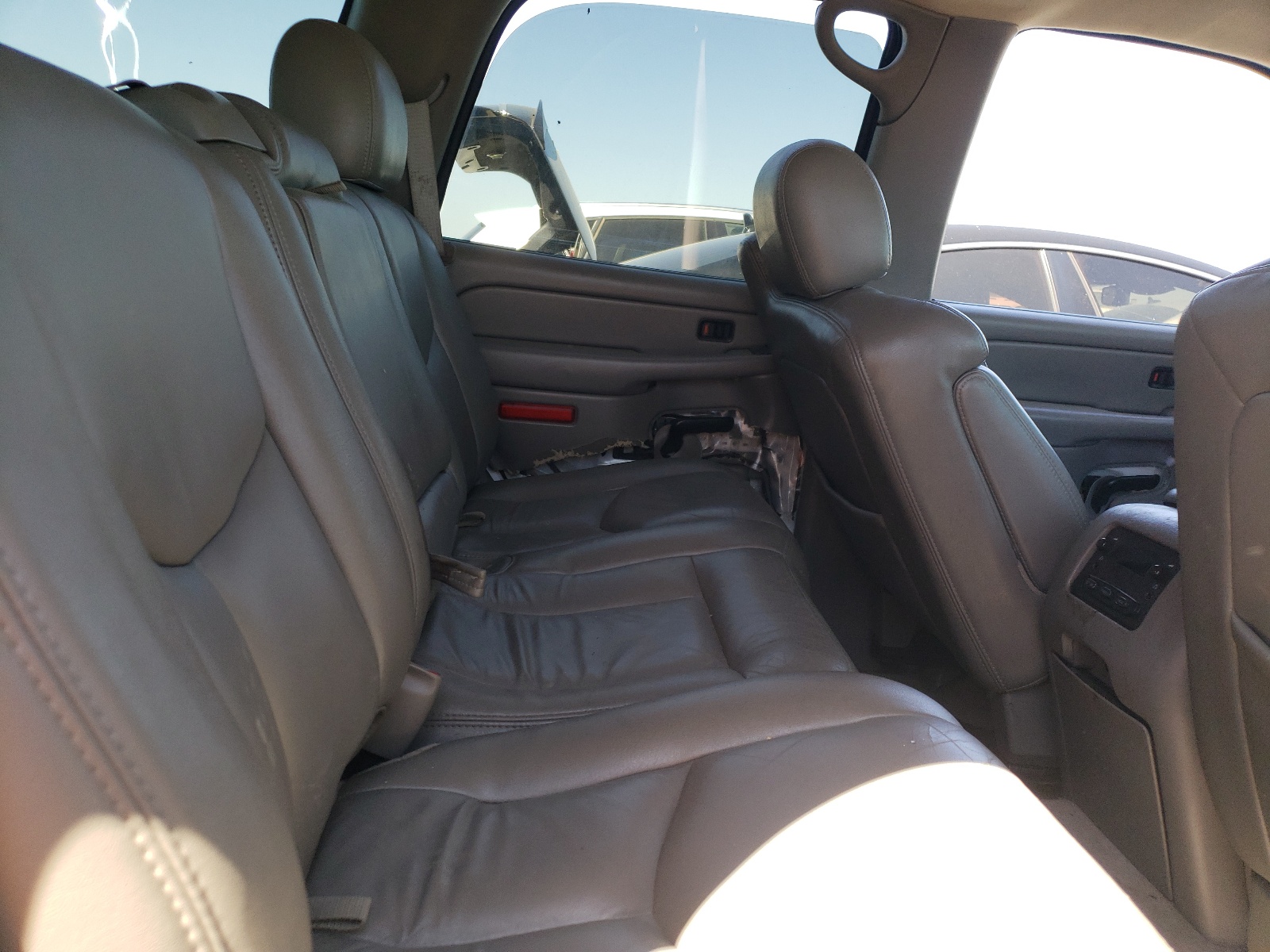 1GNEK13T15R160572 2005 Chevrolet Tahoe K1500