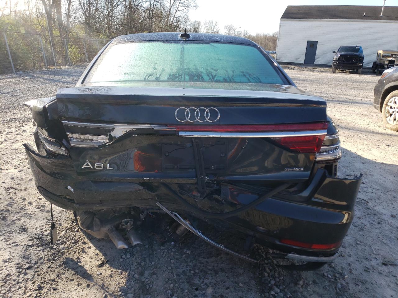 WAU8DAF87KN002177 2019 Audi A8 L