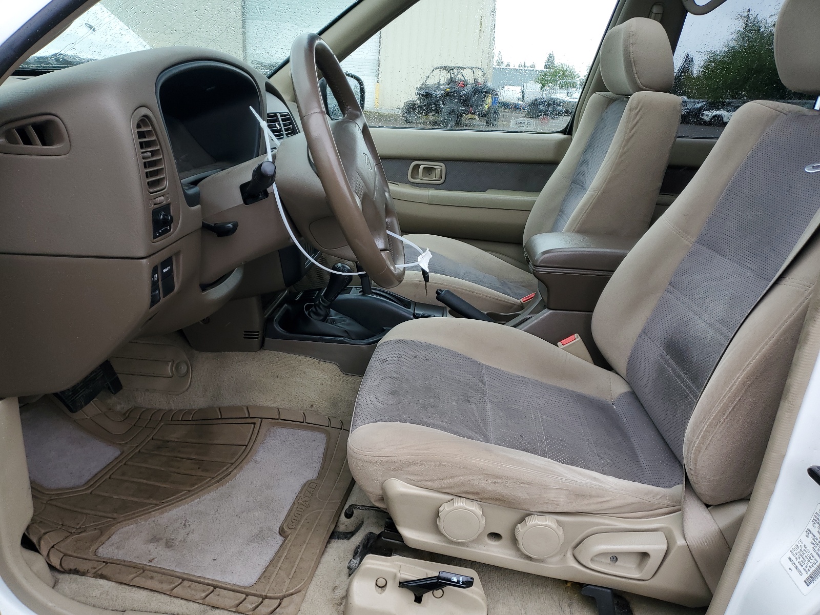 JN8AR07Y5XW356235 1999 Nissan Pathfinder Le