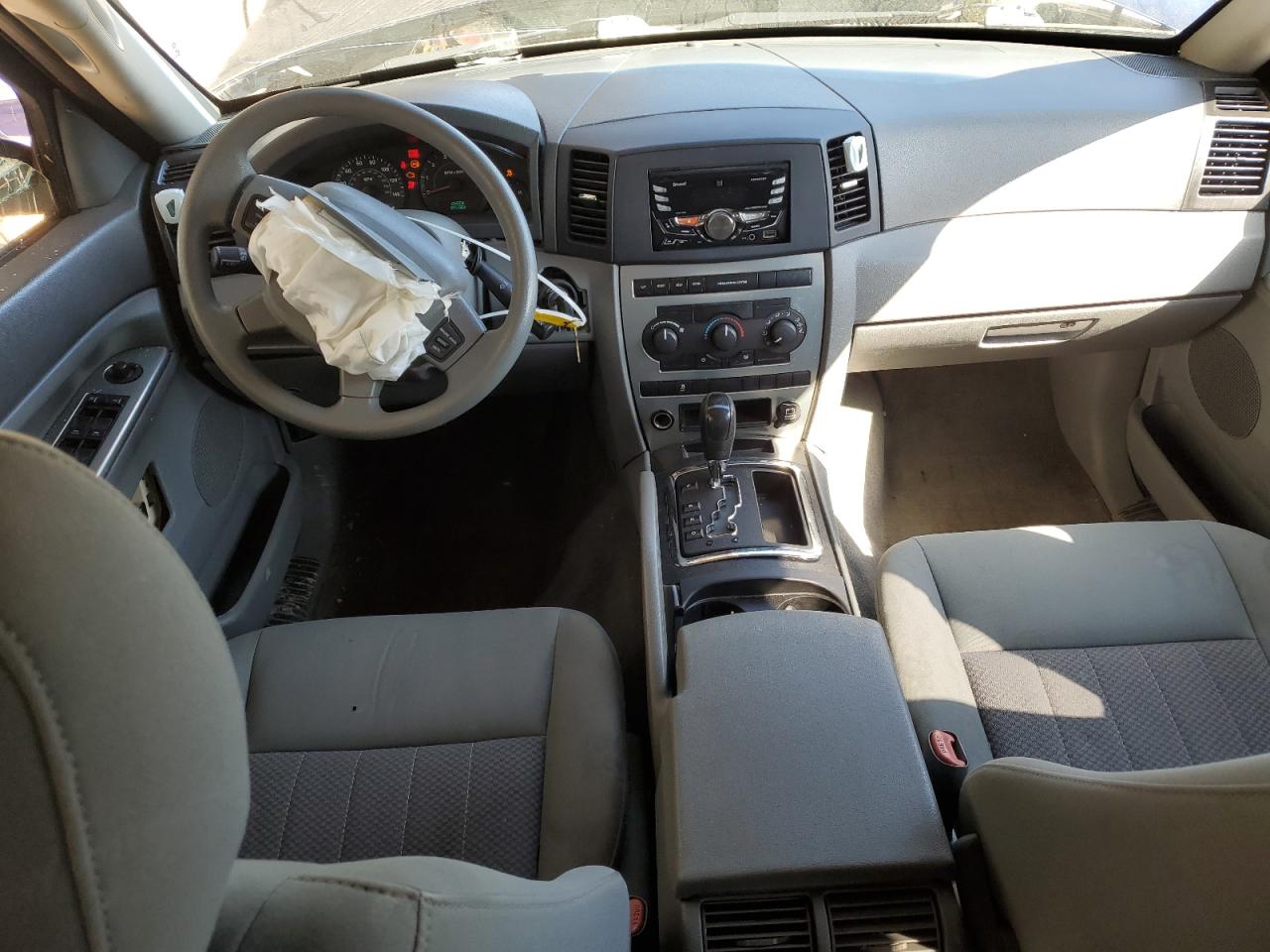 2006 Jeep Grand Cherokee - Image 8