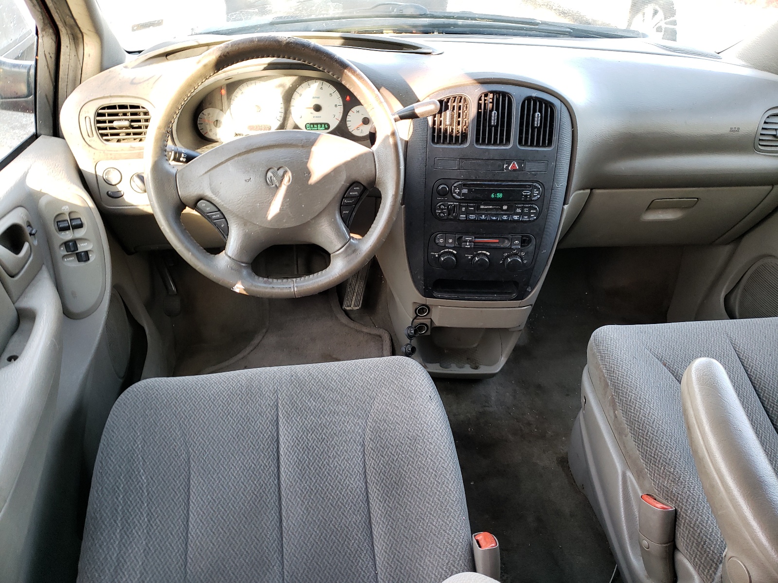 2D4GP44L04R504262 2004 Dodge Grand Caravan Sxt