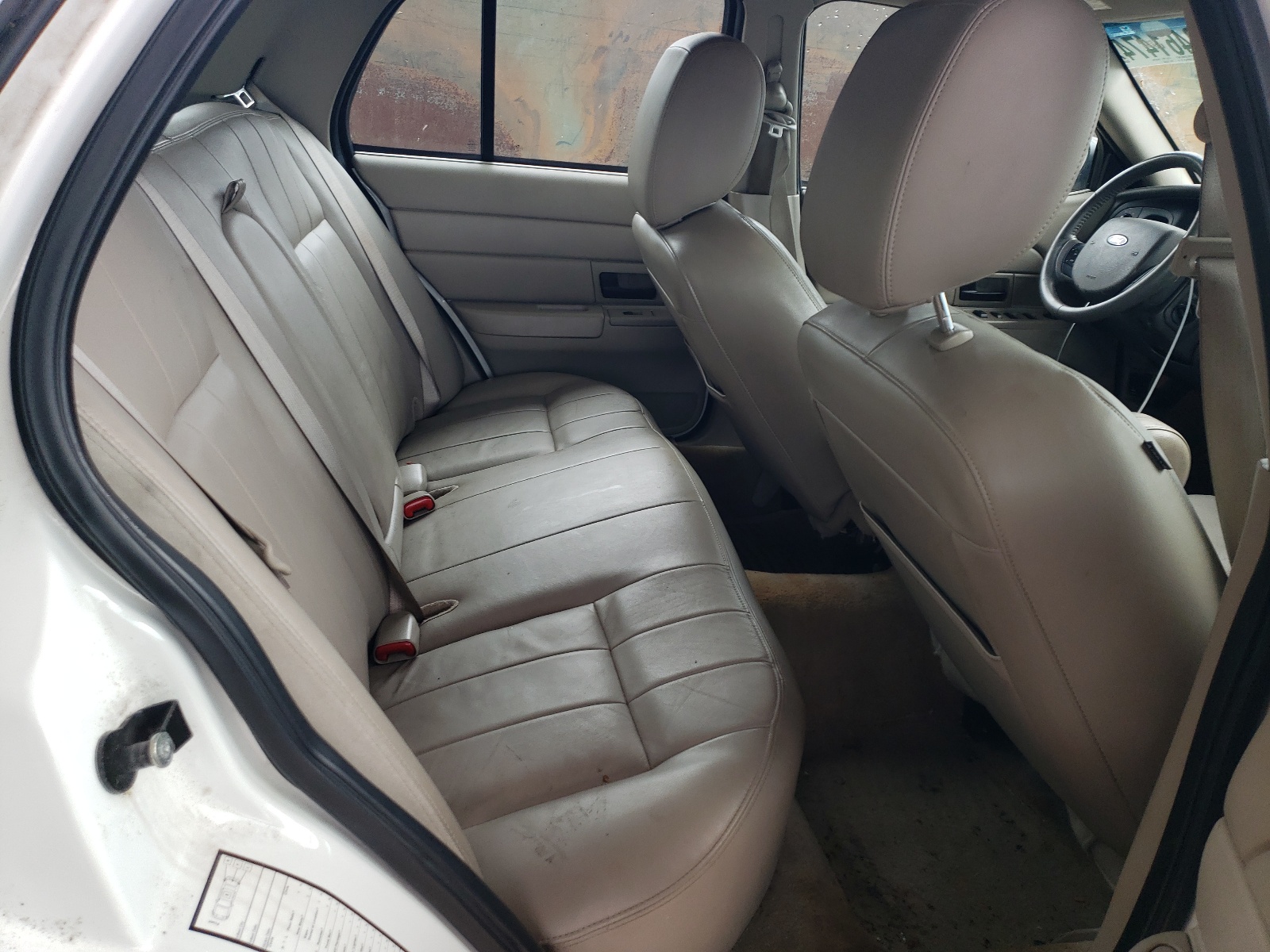 2FABP7EV6BX160590 2011 Ford Crown Victoria Lx