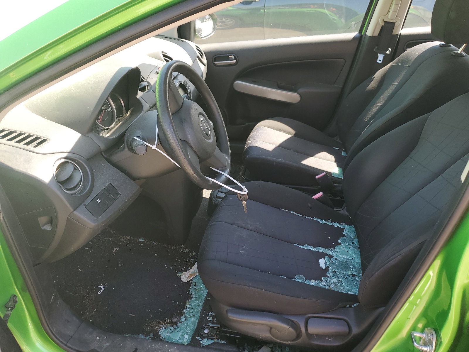 JM1DE1KY2C0143094 2012 Mazda Mazda2