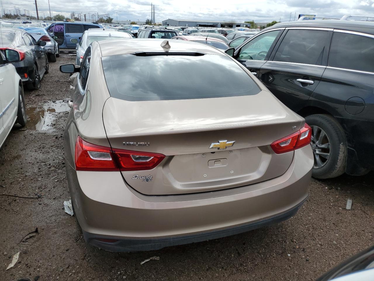 1G1ZD5ST5JF118942 2018 Chevrolet Malibu Lt