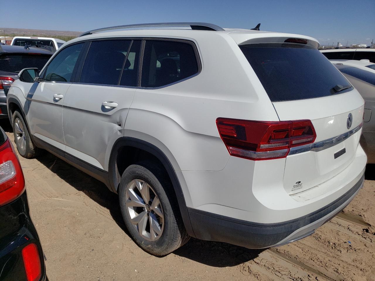 1V2GR2CA8JC529747 2018 VOLKSWAGEN ATLAS - Image 2