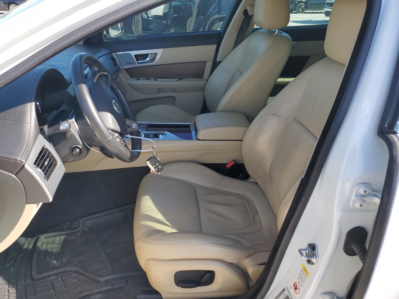 SAJWA0ES4DPU06671 2013 Jaguar Xf