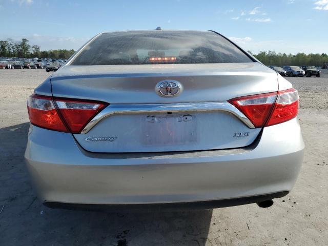 Седани TOYOTA CAMRY 2017 Сріблястий