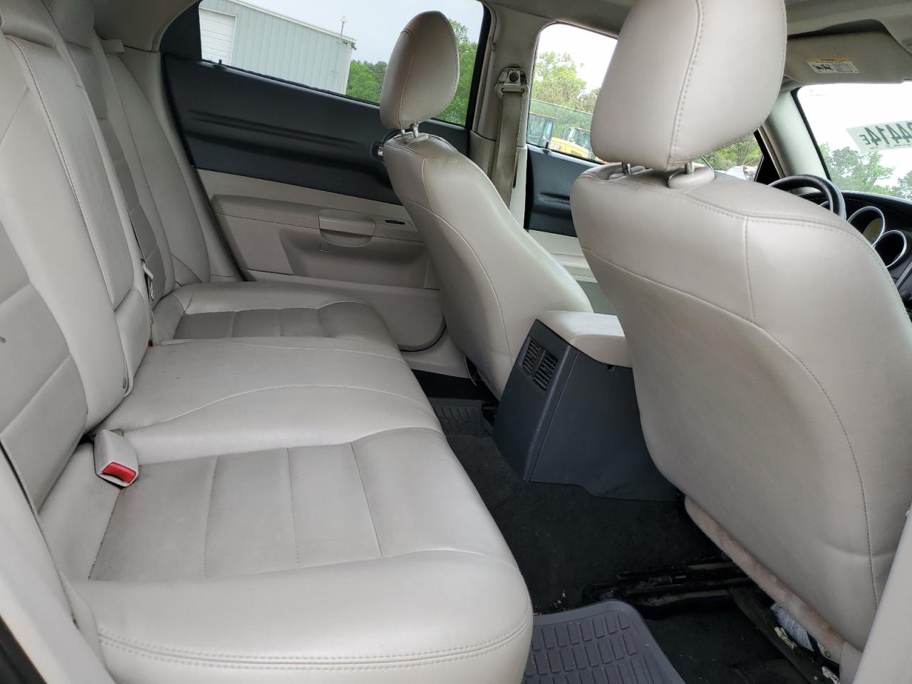 2005 Dodge Magnum Sxt VIN: 2D4FV48V15H529384 Lot: 61344084