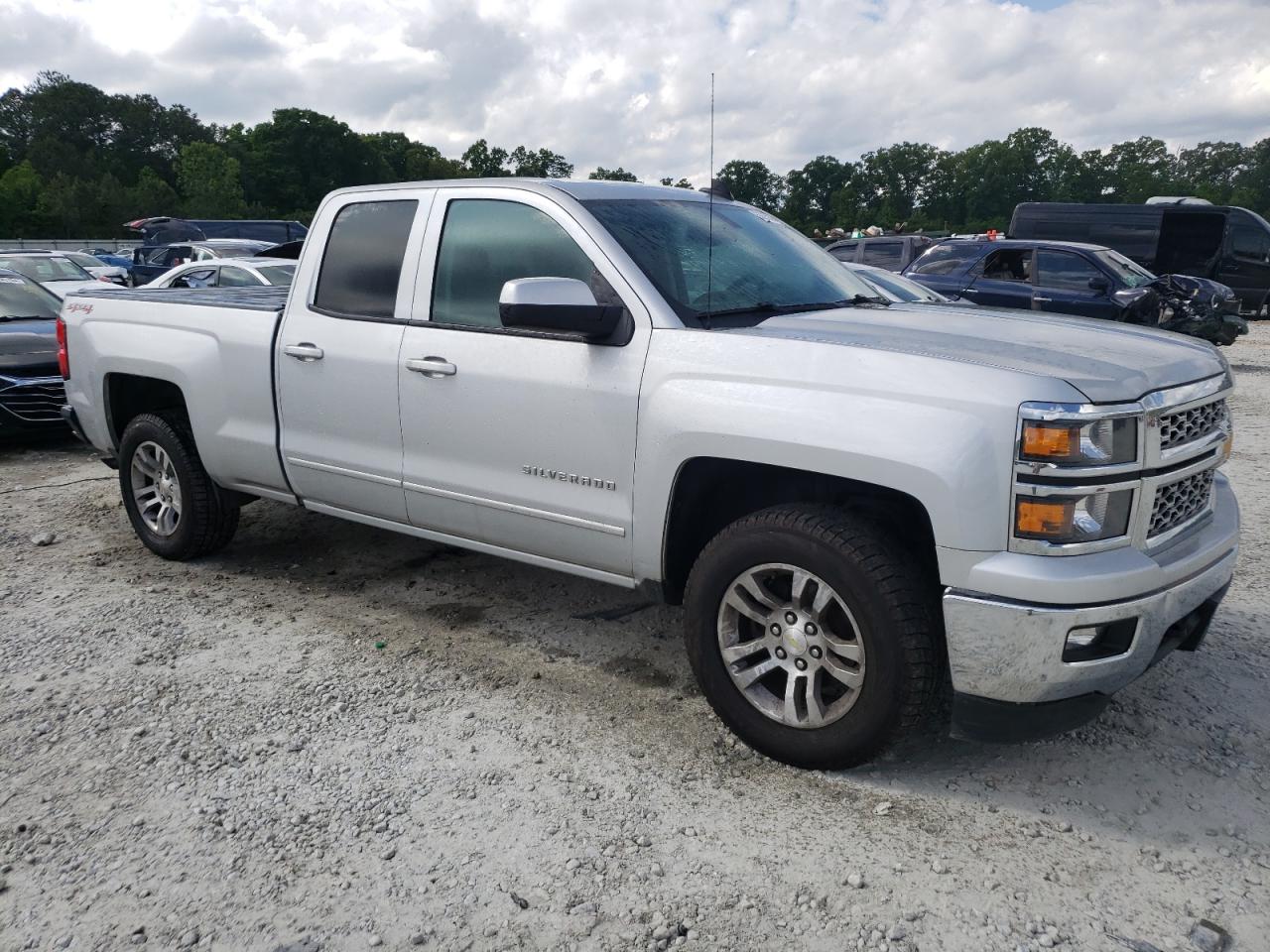 2015 Chevrolet Silverado - Image 4