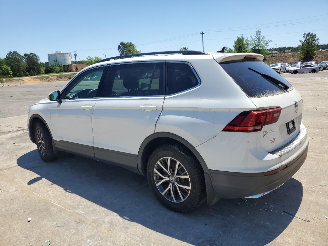 3VV3B7AX1KM149983 2019 VOLKSWAGEN TIGUAN - Image 2