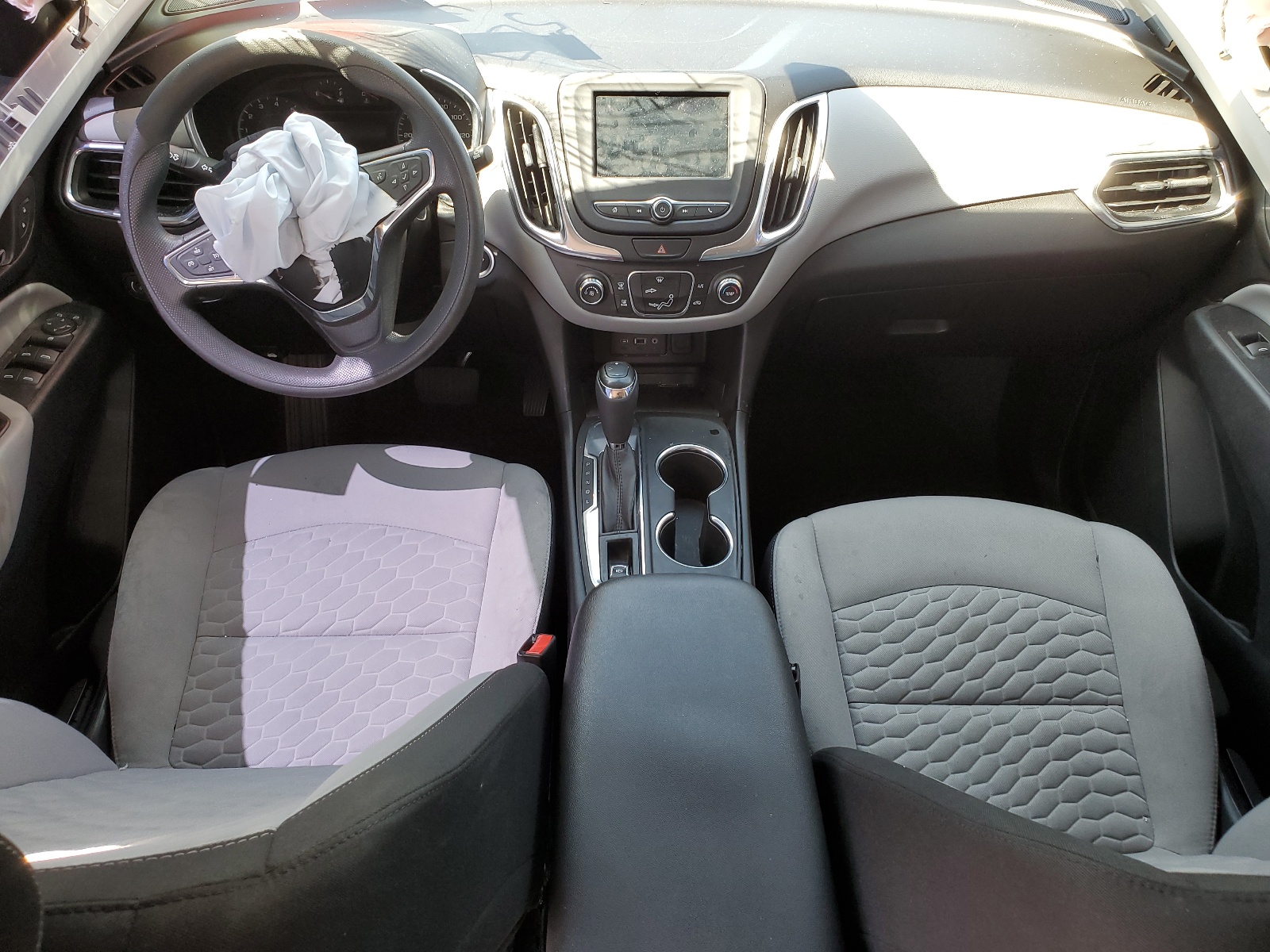 2GNAXHEV6K6131406 2019 Chevrolet Equinox Ls