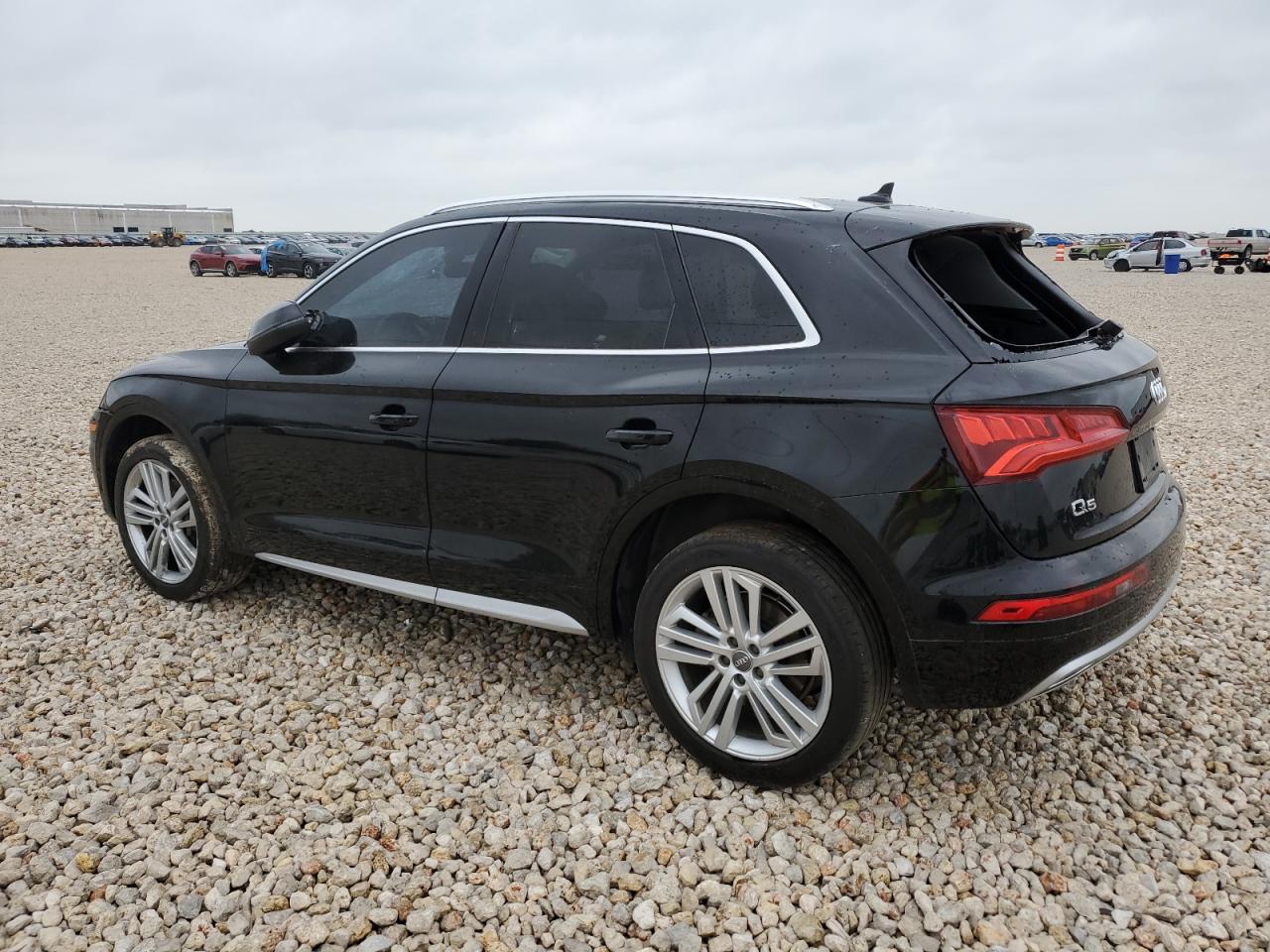 WA1BNAFY0J2158755 2018 AUDI Q5 - Image 2